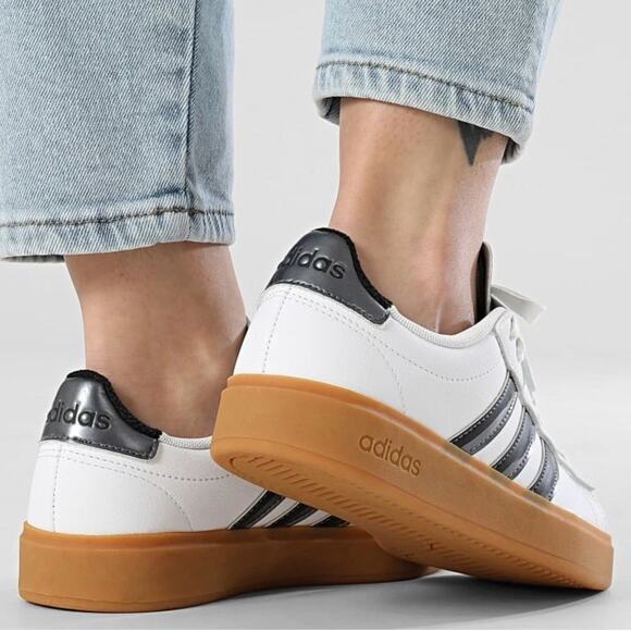 Adidas Grand Court 2.0 Women's Athletic Sneakers Size 6.5 White Academia Preppy - Picture 3 of 15